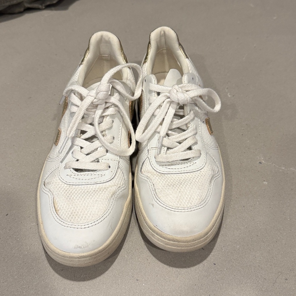 Veja V-10 Sneakers White/Gold women’s size 8 light stain on back of right shoe